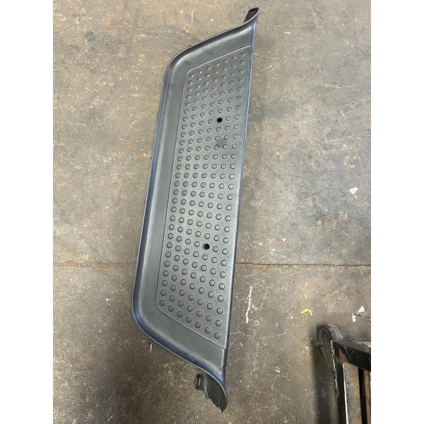 Pisante Central Parachoque Traseiro Vw Amarok 2010/2023