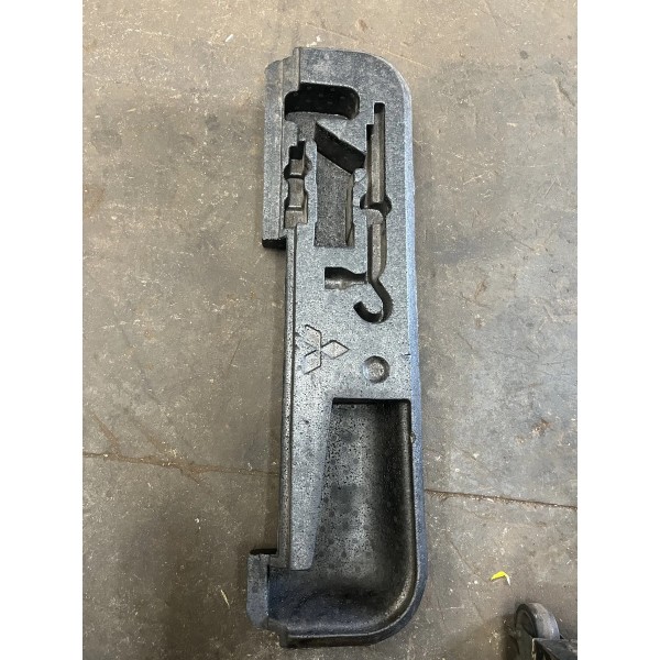 Isopor Caixa Ferramentas Mitsubishi Pajero Tr4 2010/2015 Preto