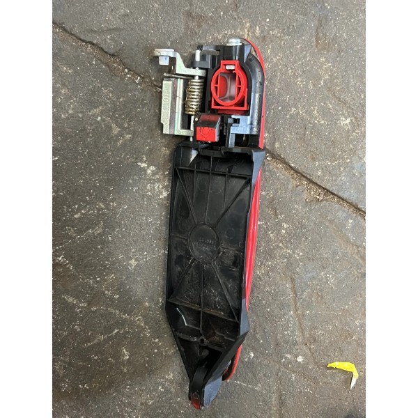 Maçaneta Externa Traseira Direita Fiat Strada 2023 Original Vermelho Traseira