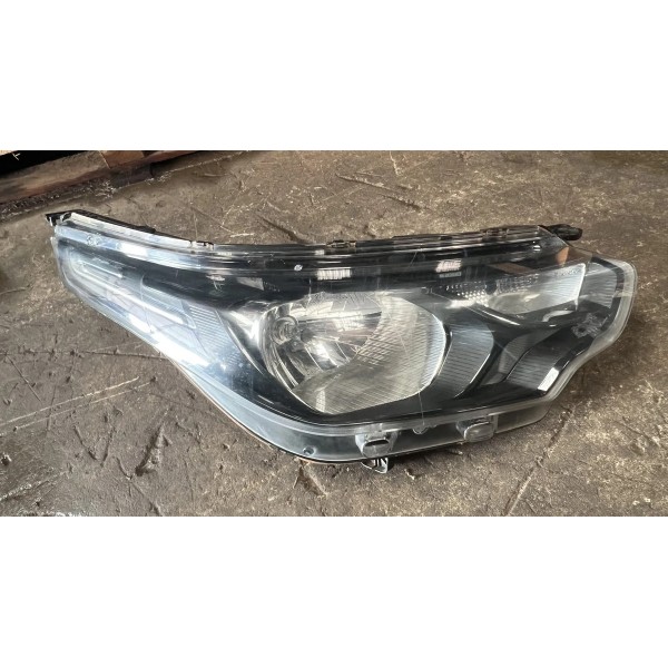 Farol Dianteiro Direito Fiat Strada 2021 - 2024 Original Direito/passageiro