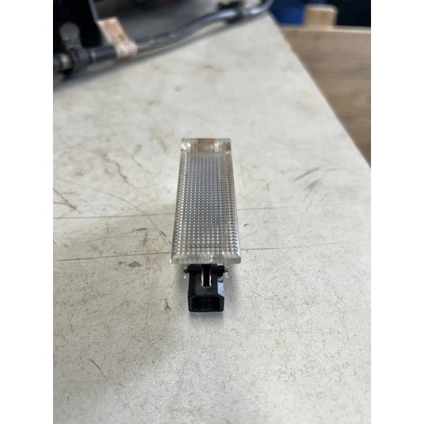 Luz Cortesia Interna Fiat Strada 2023 Original