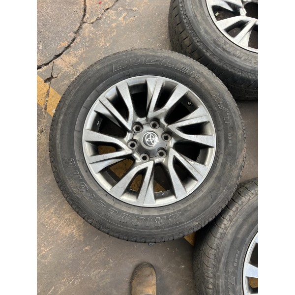 Jogo De Rodas Toyota Hilux Sw4 2021 Srx 2021 Original