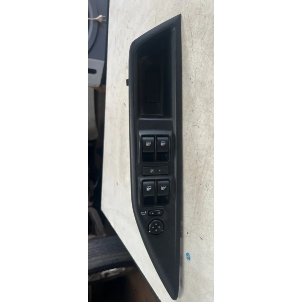 Tecla Do Vidro Dianteira Esquerda Fiat Strada 2023 Original