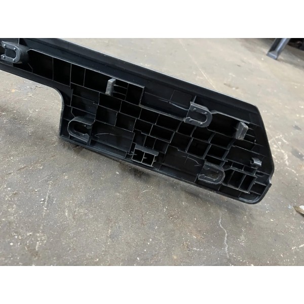 Soleira Dianteira Direita Vw Amarok 2021 Original Preto