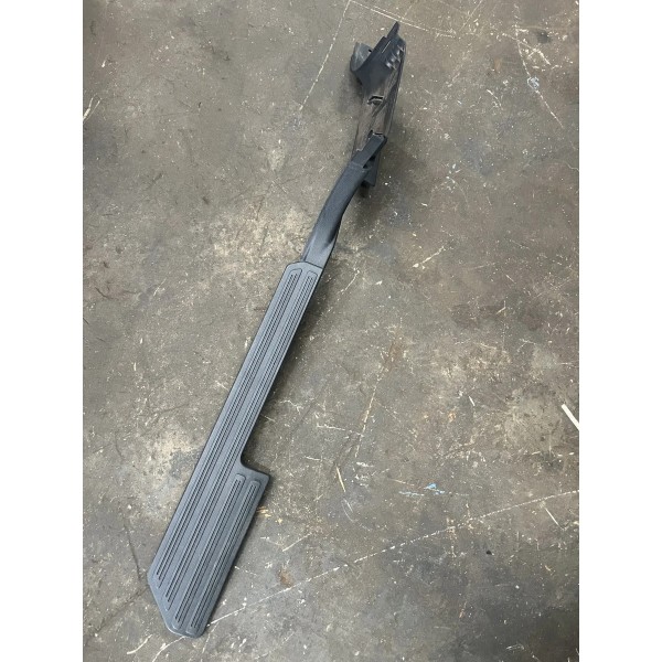 Soleira Dianteira Direita Vw Amarok 2021 Original Preto