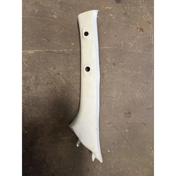 Moldura Esquerda Coluna Parabrisa Hilux 2016/2022 Original