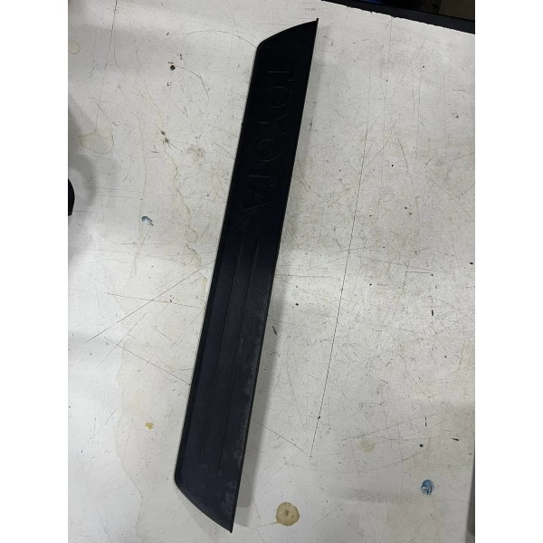 Soleira Porta Dianteira Direita Hilux Sw4 2016-2023 Original Preto