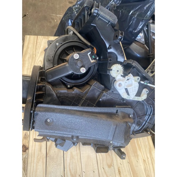 Caixa Evaporadora Ventilação Fiat Mobi 2019 Original
