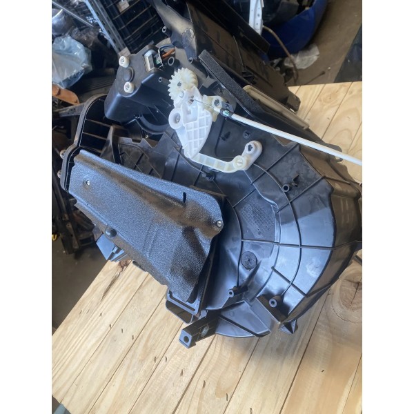Caixa Evaporadora Ventilação Fiat Mobi 2019 Original