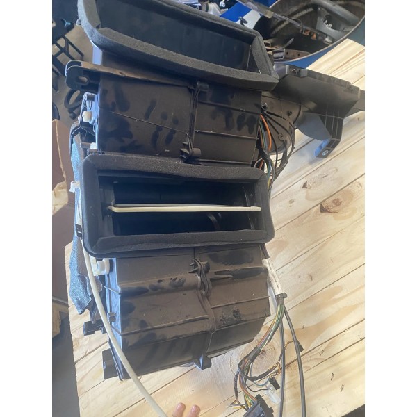Caixa Evaporadora Ventilação Fiat Mobi 2019 Original