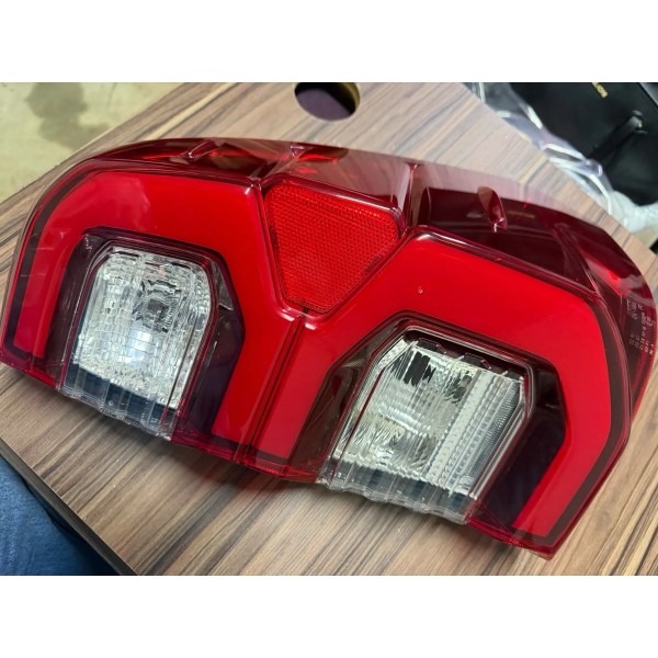 Lanterna T.direita Toyota Hilux 2024 Led Original Direito/passageiro