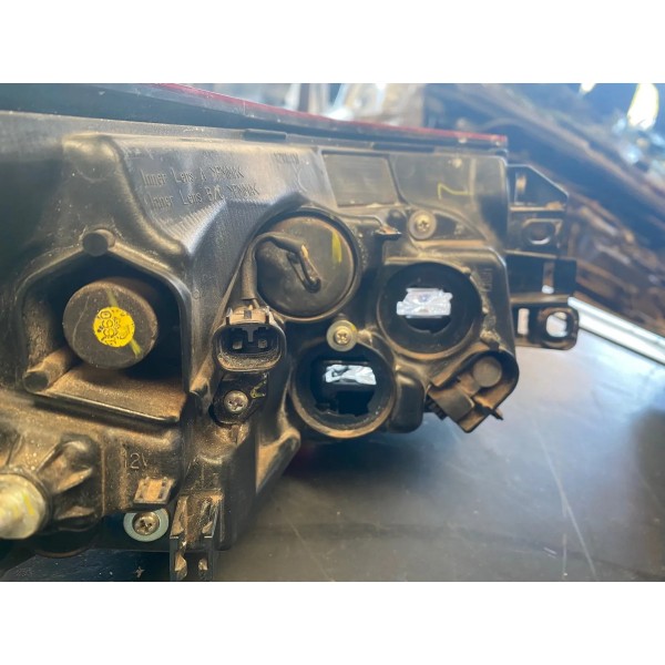 Lanterna Direita Toyota Corolla Altis Led 2023 Original Deta