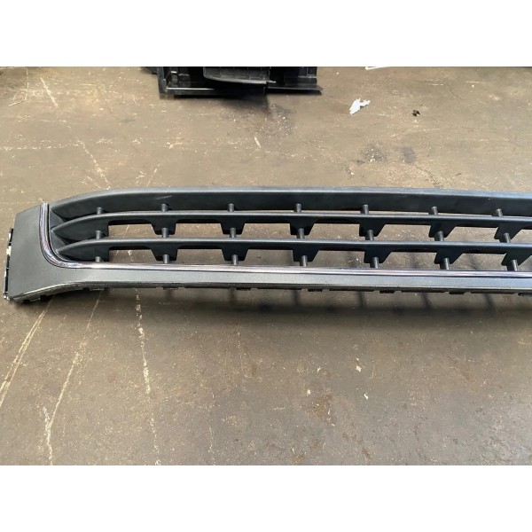 Grade Parachoque Dianteiro Cm Friso Original Vw Amarok 2016