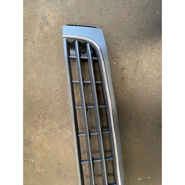 Grade Parachoque Dianteiro Cm Friso Original Vw Amarok 2016