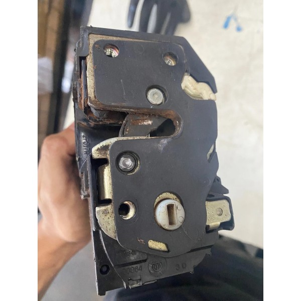 Fechadura Traseira Direita Fiat Mobi 2019 Original