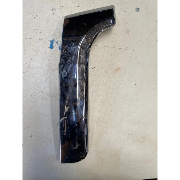 Moldura Cromada Inferior Direito Farol Ram 3500 2023 Origi
