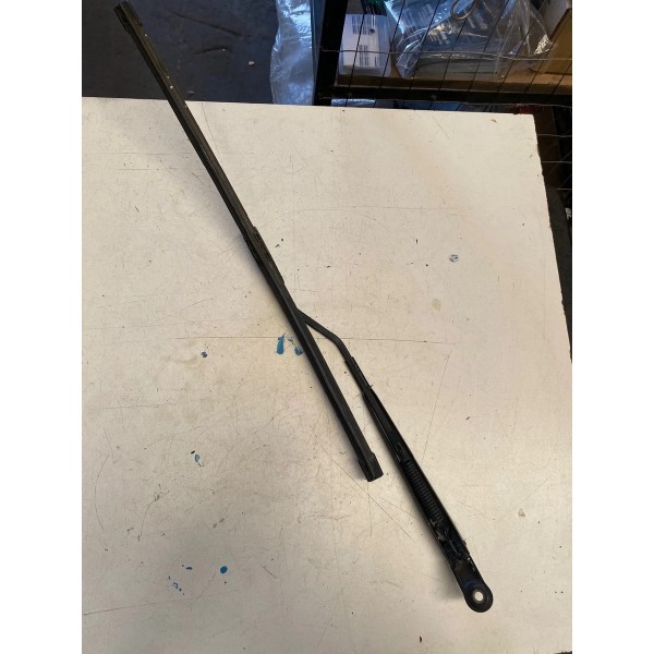 Braço Limpador Parabrisa Fiat Mobi Esquerdo 52151272 Esquerdo