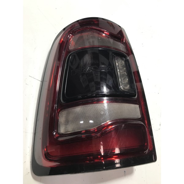 Lanterna Traseira Esquerda Dodge Ram