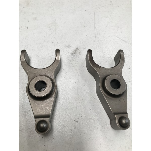 Trava Suporte Dos Bicos Injetores Hilux 3.0 2012