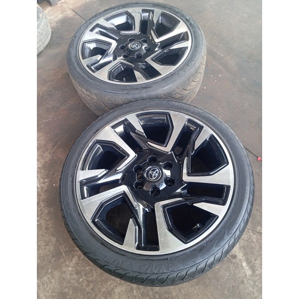 2 Roda Com Pneu Meia Vida Sw4 Diamond Original Usado