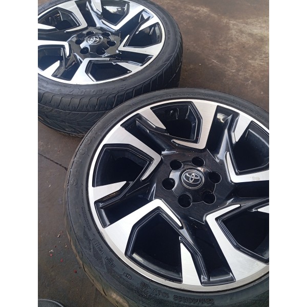 2 Roda Com Pneu Meia Vida Sw4 Diamond Original Usado